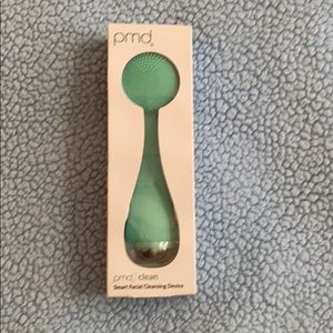 Pmd face brush